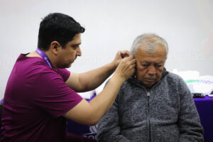 ENTREGA DE AUDÍFONOS: MEJORANDO LA SALUD EN CONCHALÍ